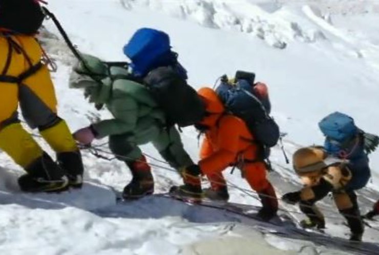 На Евересті збільшилася кількість трагічних випадків
