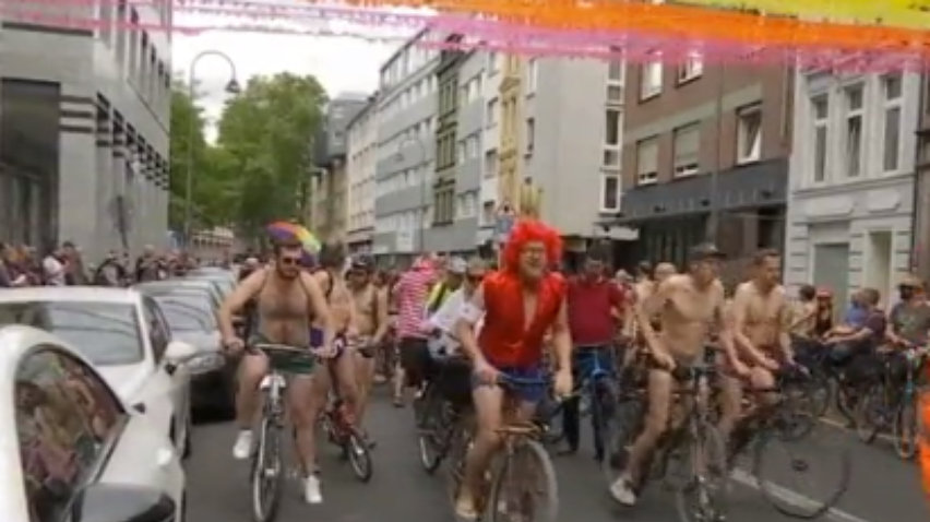 Німці зібралися на голий велозаїзд