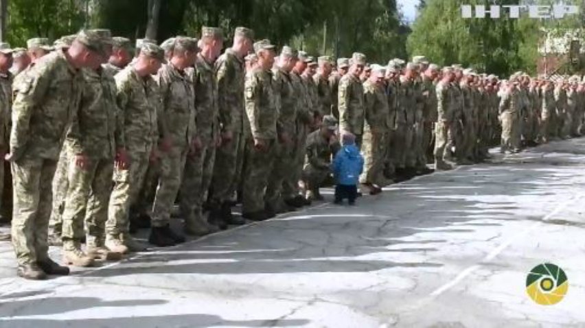 До Новограда-Волинського повернулася з фронту 30 механізована бригада