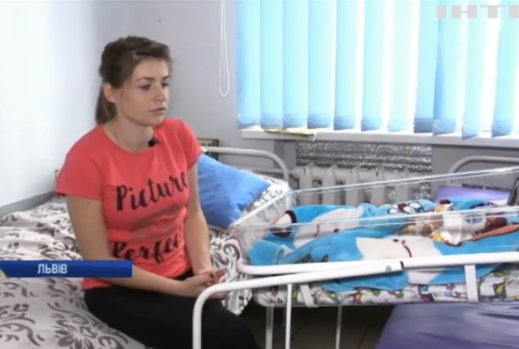 У Львові новонародженому видалили гігантську пухлину