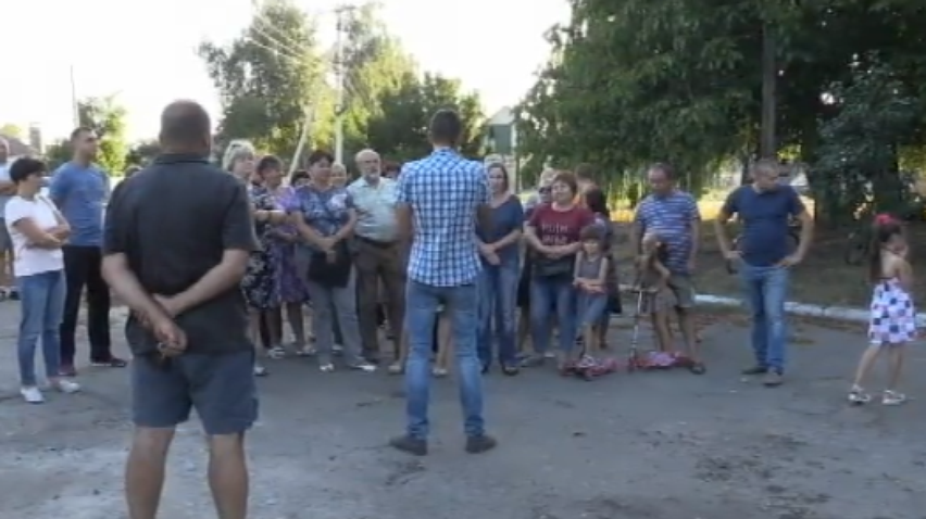 Підприємство та мертвих курей звинуватили у "хімічній атаці" на селян