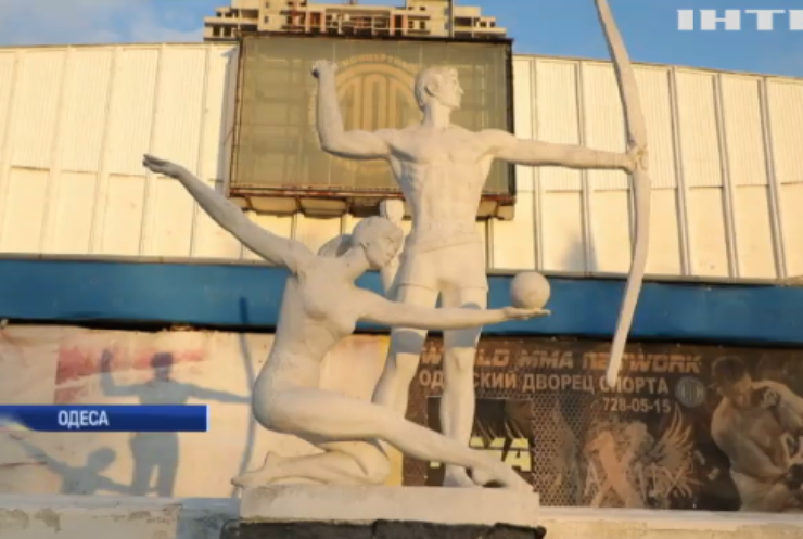 Одеська облрада намагається повернути громаді льодову арену: комерсанти - проти