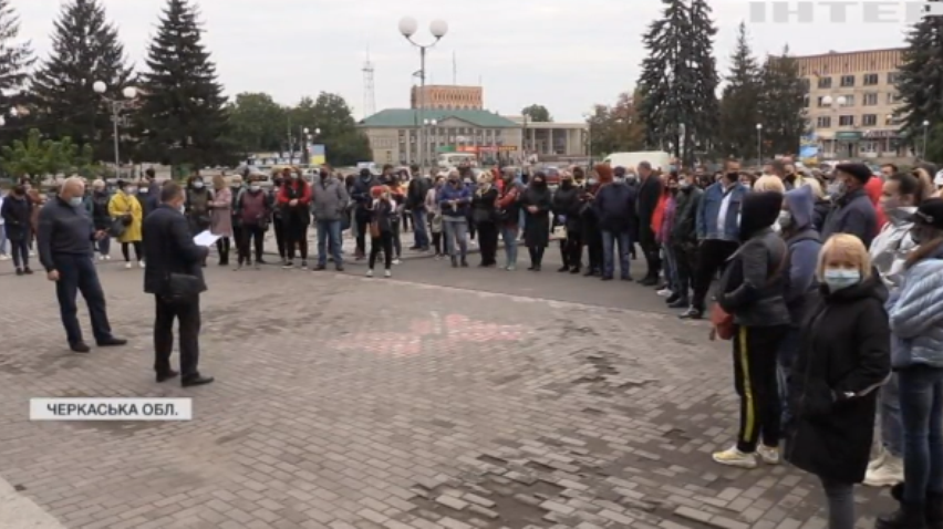 Натовпи на зупинках та протести бізнесменів: як проходить карантин в областях України