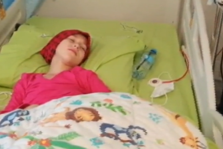 Маленька Ангеліна потребує невідкладного лікування онкології