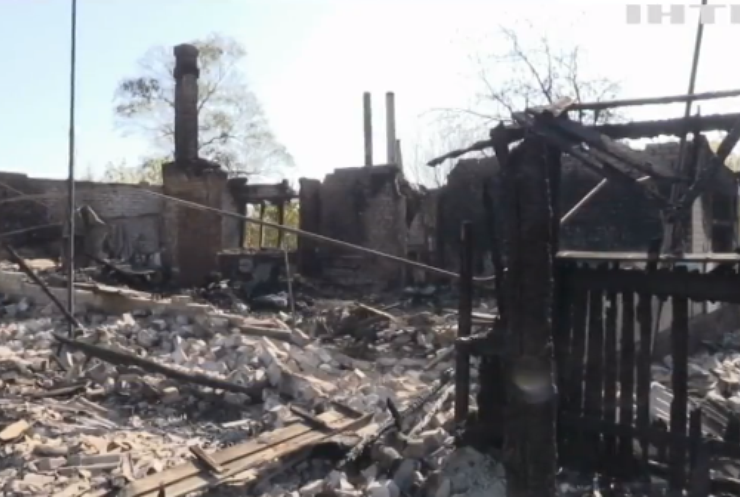 На Луганщині вщухають пожежі: вогонь знищив півтисячі будинків