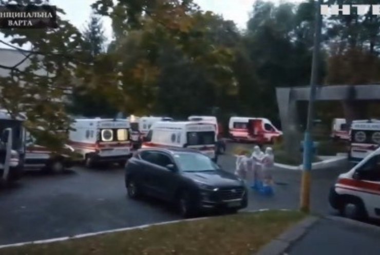 У Києві утворився затор із карет швидкої допомоги