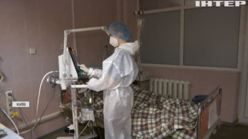 Коронавірус в Україні: лікарні зустрічають пацієнтів пекельними умовами