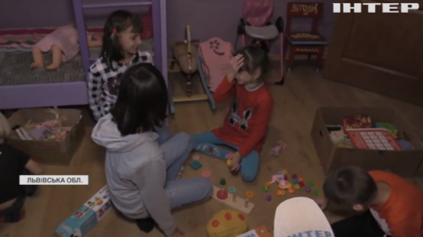 Сім'я з Львівщини дарує нове життя дітям, від яких відмовились батьки
