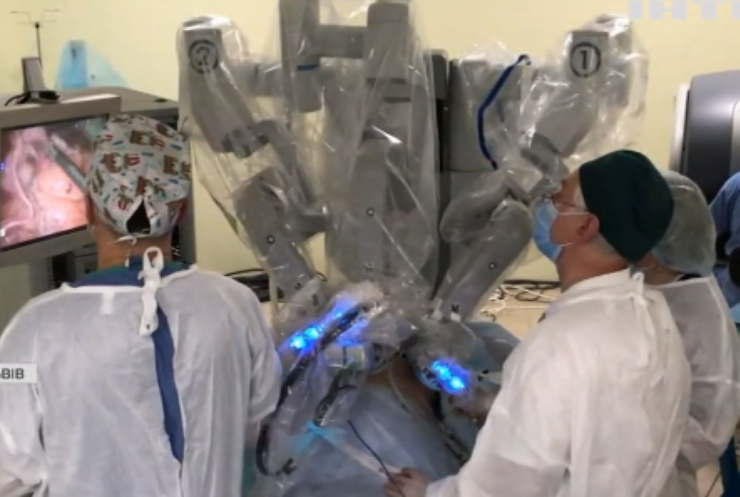 Робот Da Vinci зі Львова прооперував першого пацієнта