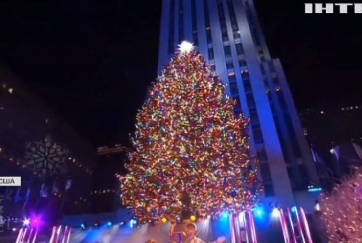 У Нью-Йорку вперше запалили новорічну ялинку без глядачів