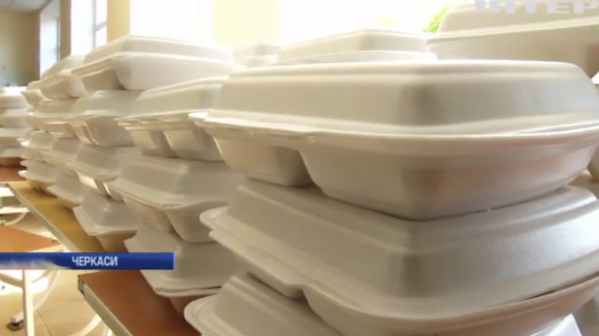 Допомога нужденним: черкаські волонтери готують обіди жертвам карантинної кризи