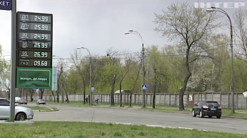 В Україні чекають на зниження вартості бензину
