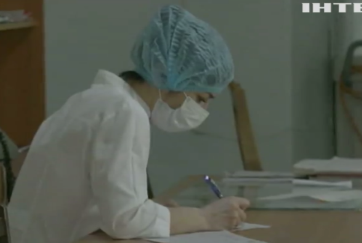 Допомогти лікарям: українські волонтери організували збір коштів на закупівлю медичного обладнання та масок