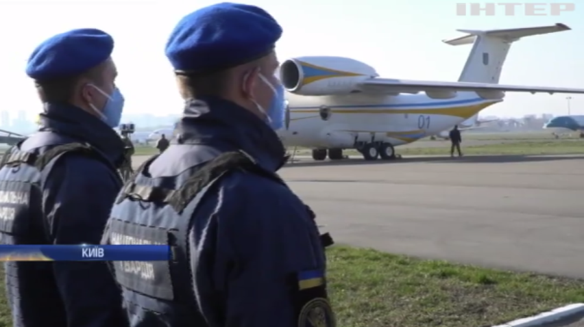 Допомога у боротьбі із коронавірусом: літак МВС України доправить в Італію санітайзери