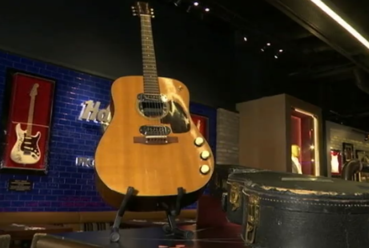 Гітару Курта Кобейна виставили на аукціон
