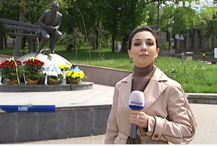 Пам'ять Валерія Лобановського через карантин вшанували біля меморіалу великого тренера