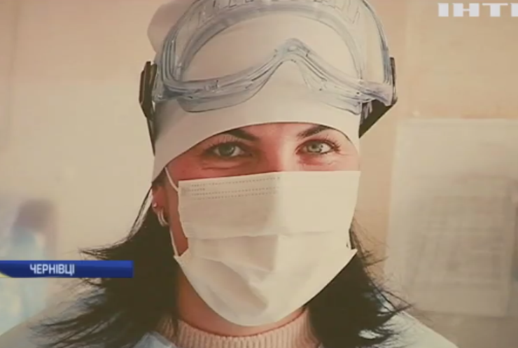 Дихати аби вижити: у Чернівцях відкрили фотовиставку про роботу лікарів
