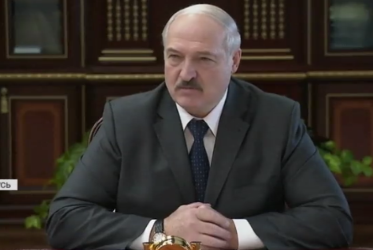 Білорусь готується до виборів: у Лукашенка вперше з'явилися конкуренти