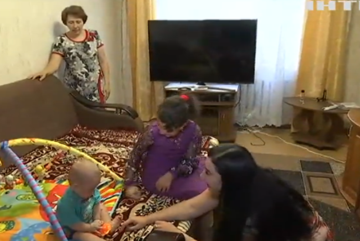 Скандал на Харківщині: голова Первомайської райдержадміністрації викидає жінку з двома дітьми на вулицю