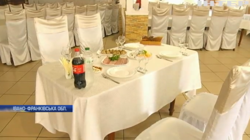 На Івано-Франківщині провели коронавірусний рейд у ресторанах і кафе