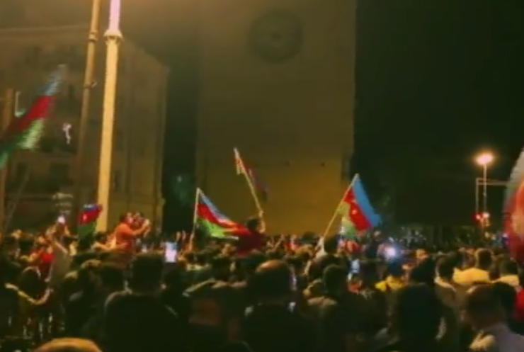 У Азербайджані вимагають від влади воювати із вірменами
