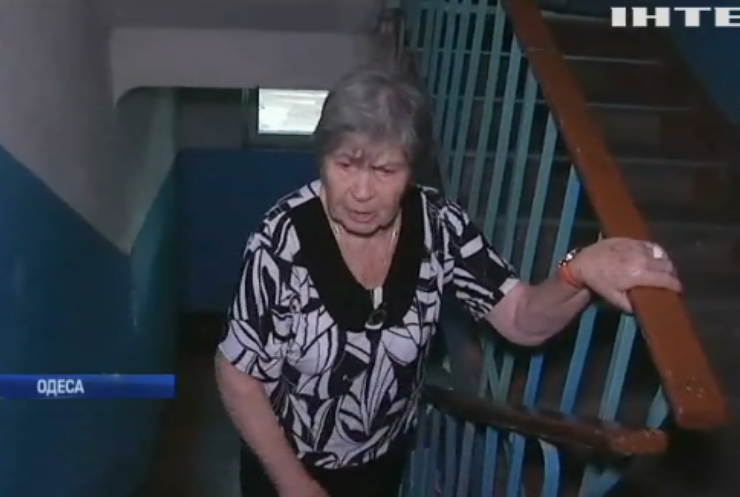 Чиновники Одеси прирікають пенсіонерів на життя без ліфтів