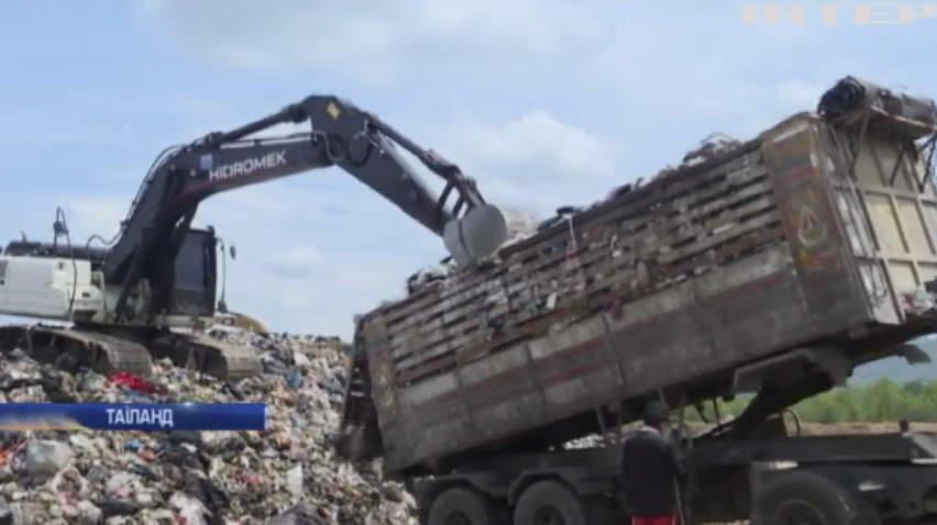У Таїланді взялися рятувати країну від пластикового сміття