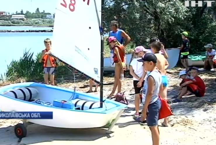 На Миколаївщині дітей із села безоплатно навчають азів яхтингу