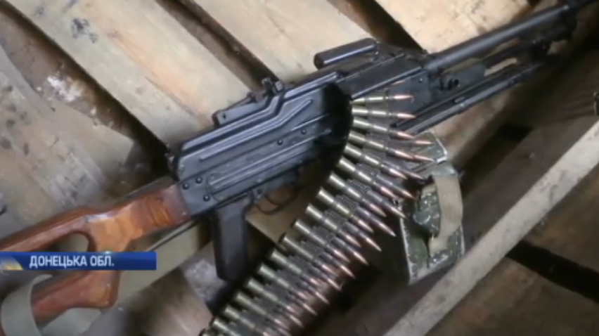 На Донбасі бійці не втрачають пильності та чистять зброю