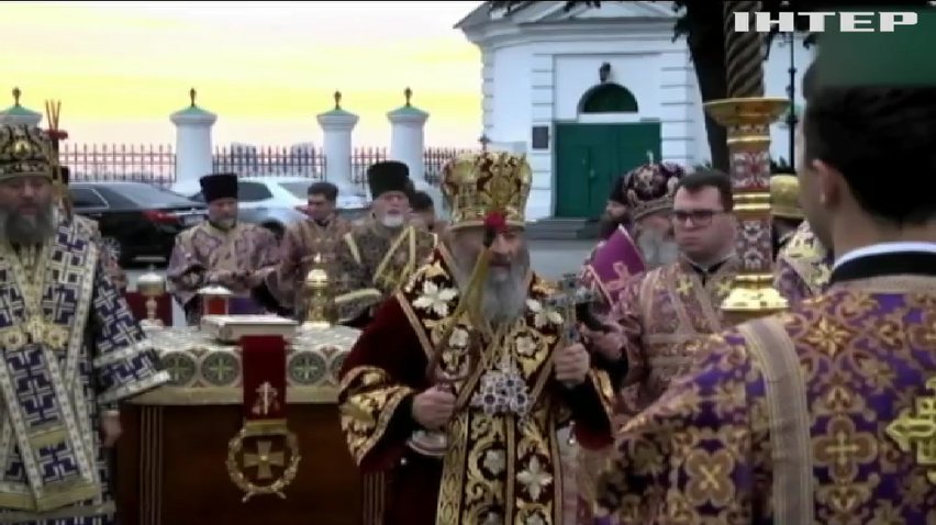 У Києво-Печерській Лаврі святковими богослужіннями відзначили православне свято Воздвиження Христа Господнього