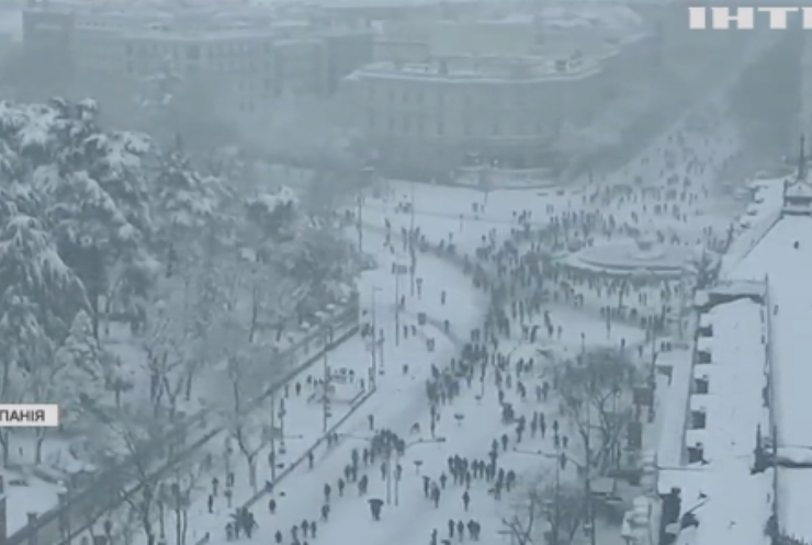 Сніжки, лижі та зимовий хаос: Іспанію замело снігом