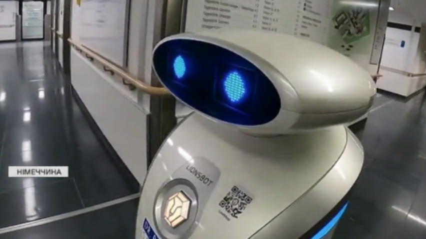 У лікарню Мюнхена влаштувався прибиральником робот