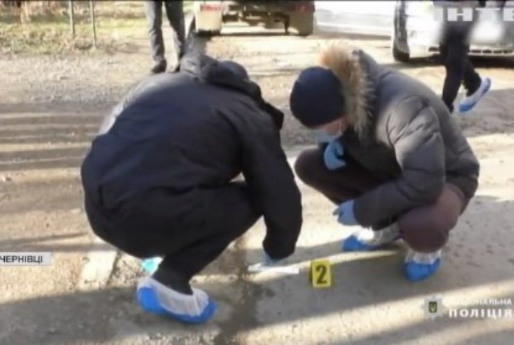 Стрілянина у Чернівцях: двох учасників ушпиталили