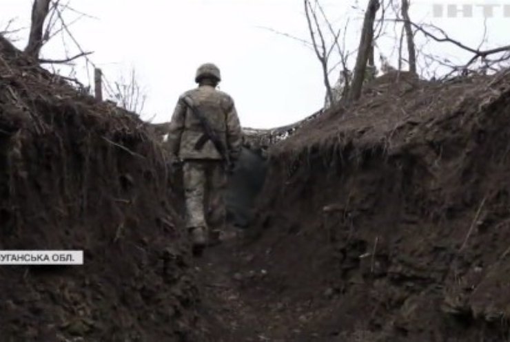 Війна на Донбасі: куля влучила українському бійцеві у голову