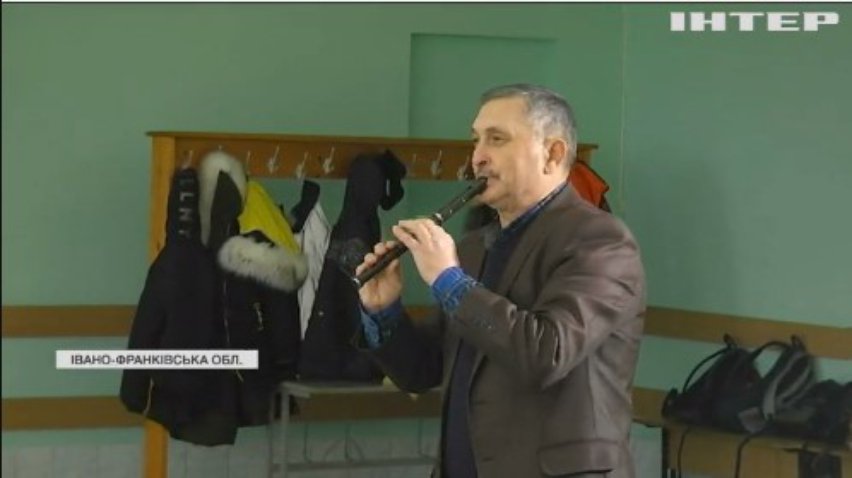 На Прикарпатті у кожній хаті грають на сопілці
