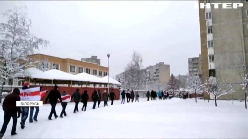 Білорусь сколихнула хвиля "дворових" протестів