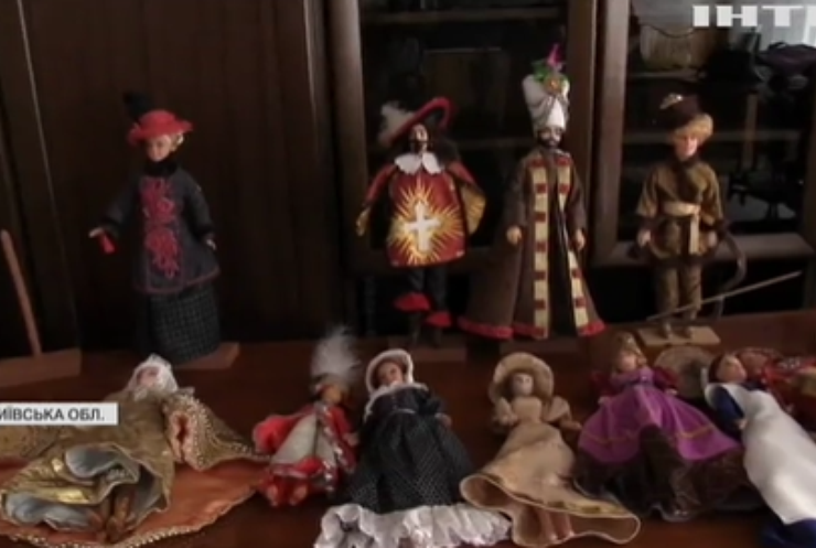 Заслужена вчителька України дає старим лялькам нове життя