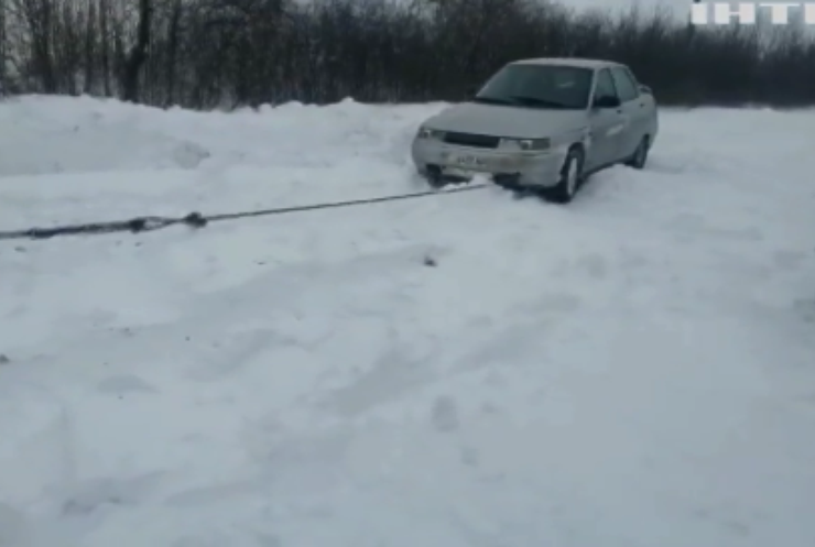 В Україні прогнозують сильні снігопади та ожеледицю
