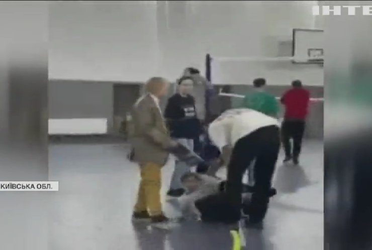 "Уроки дідівщини": в Ірпені старшокласники вдарили молодшого учня головою об підлогу за вказівкою вчителя