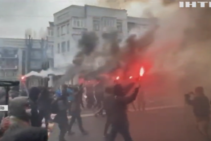 Прихильники засудженого активіста Стерненка мітингували під стінами Офісу президента