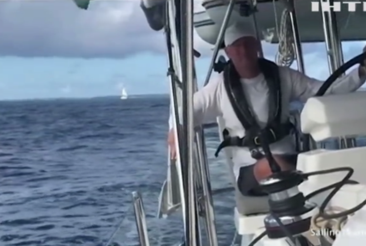 Сім'я яхтсменів підкорює океани замість життя у карантині