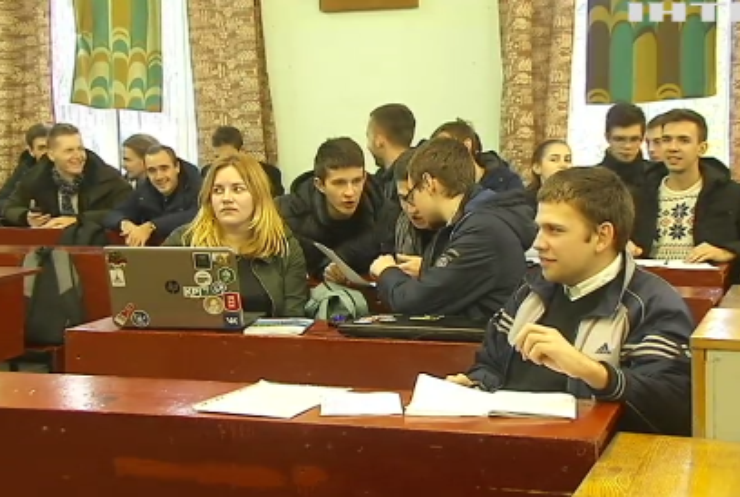 В Україні скасували червоні дипломи: яка реакція студентів?