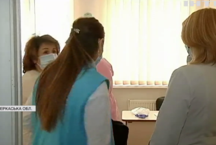 Вакцинація в Україні: мобільні бригади працюють щодня