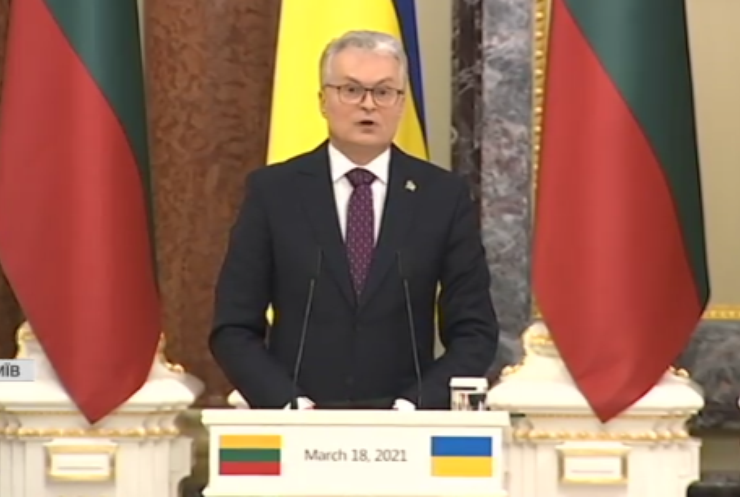 Президент Литви закликав посилити санкції проти Росії