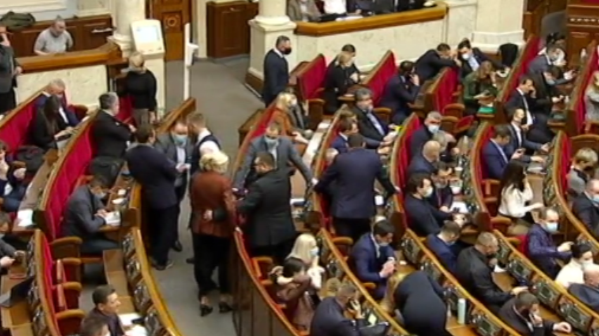 Виступи та голосування: депутати пройшли менше третини "земельних поправок"