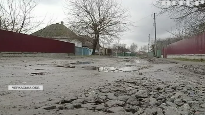 На Черкащині чоловік врятував будинок від підтоплень та отримав штраф