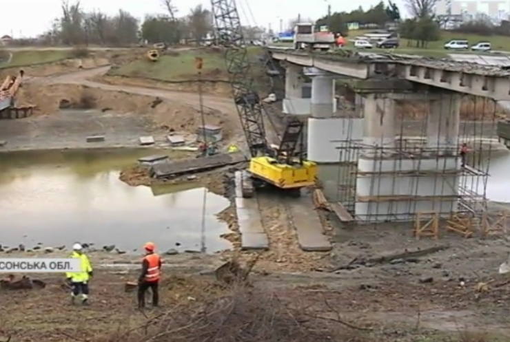 Ремонт аварійного мосту на Херсонщині обурив людей