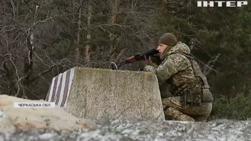 У Черкаському центрі підготовки відточують навички прикордонників