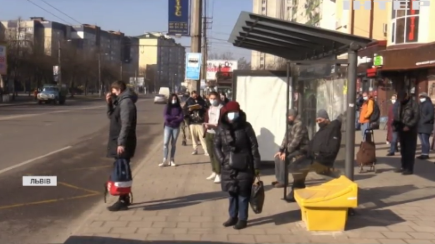 Львівщина у "червоній" зоні: чи дотримуються люди карантинних обмежень?