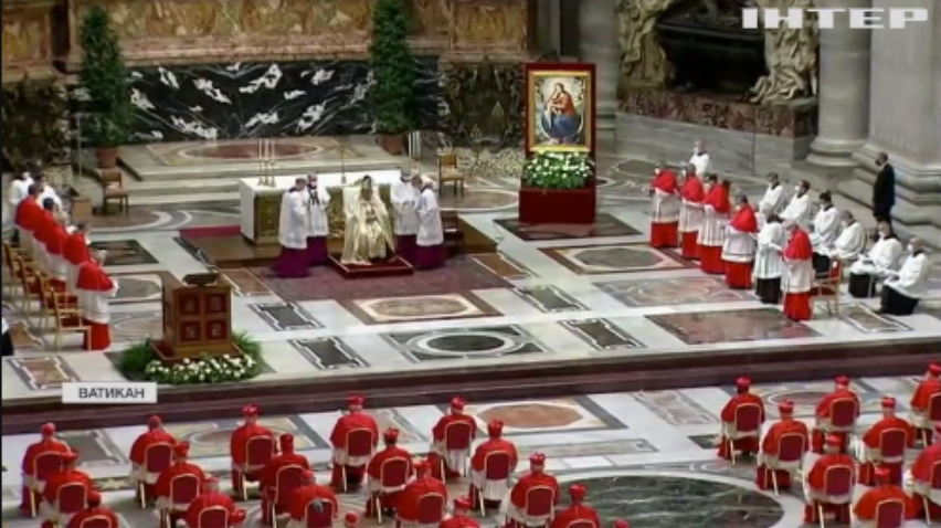 Папа Римський урізав зарплати духовенству